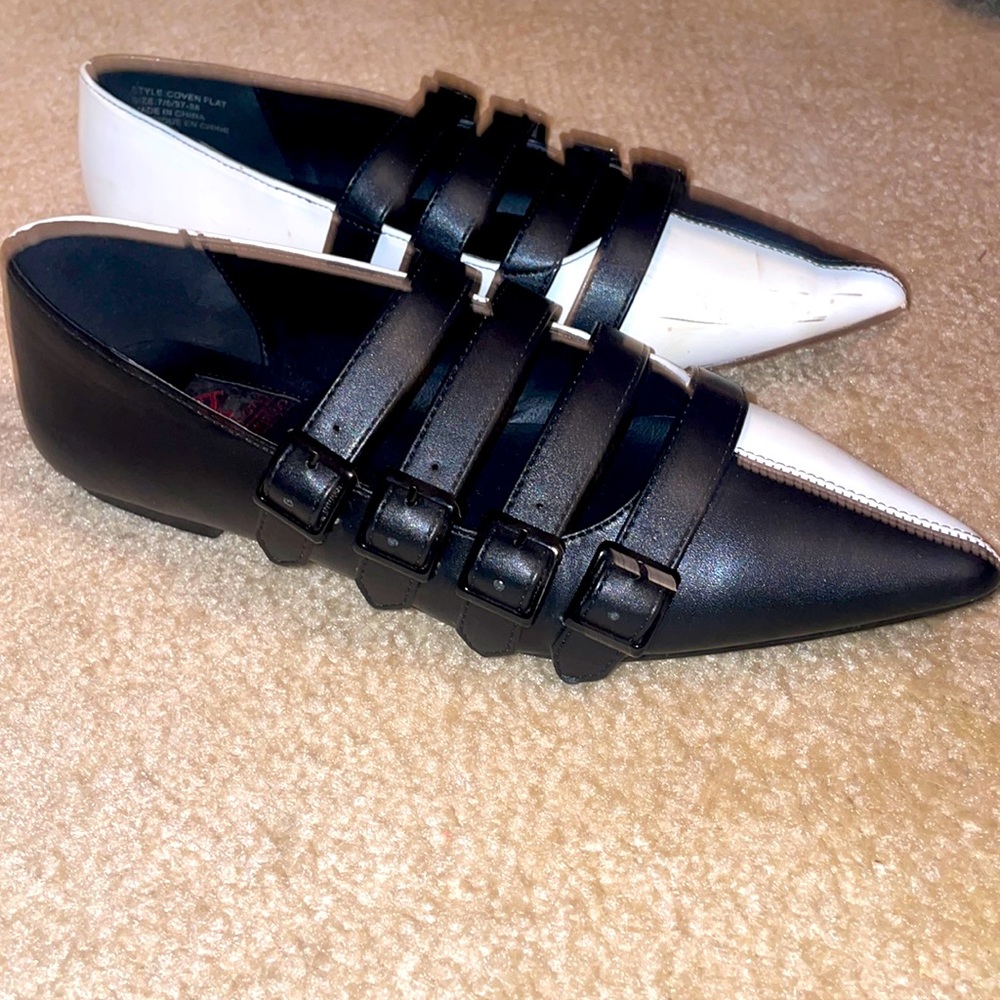 Strange cult Split shade buckle flats